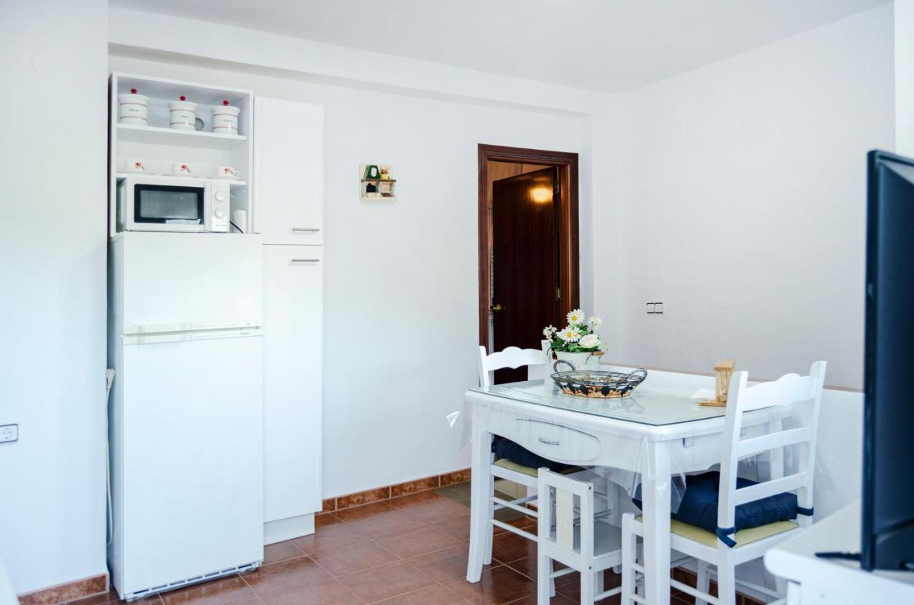 Alquiler Rural Cutar, Casa Robles Villa Buitenkant foto