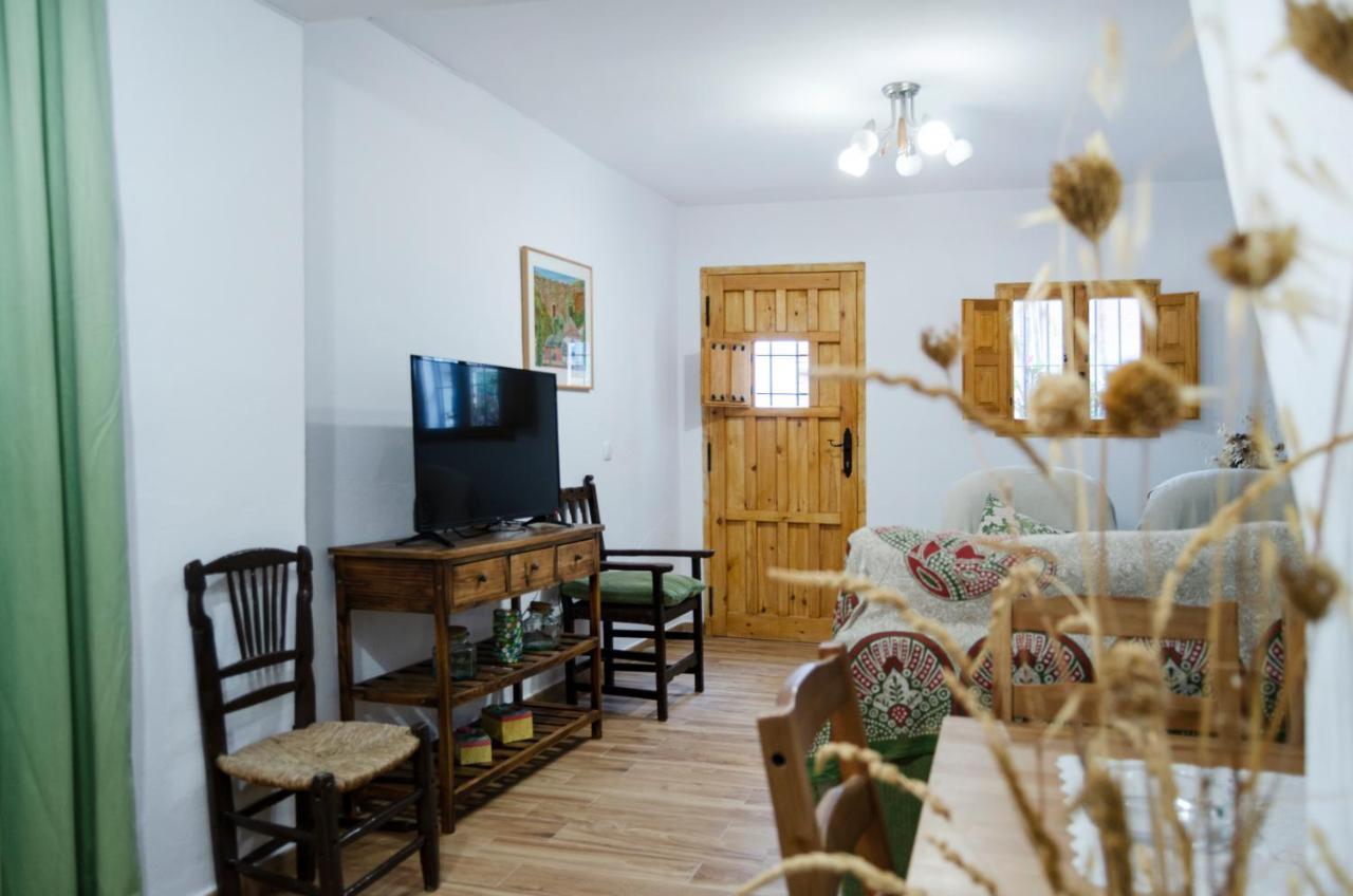 Alquiler Rural Cutar, Casa Robles Villa Buitenkant foto