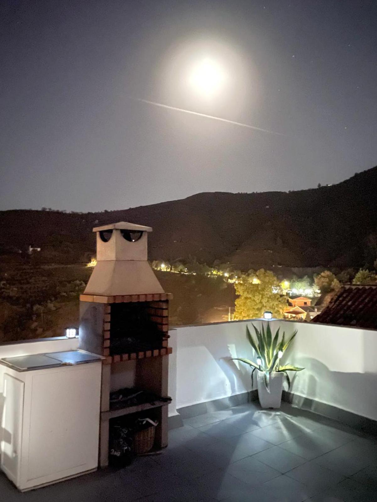 Alquiler Rural Cutar, Casa Robles Villa Buitenkant foto
